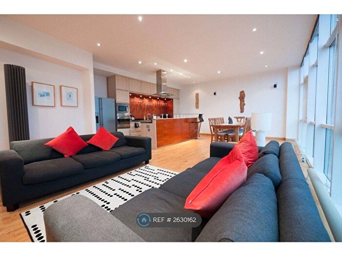 3 Bedroom Flat To Rent In Fleming House, Glasgow, G3