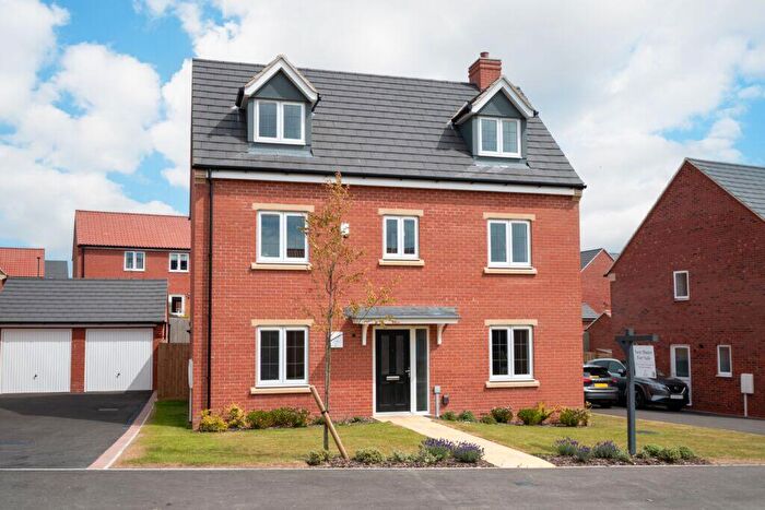 5 Bedroom Detached House For Sale In Dunston Lane, Chesterfield, S41