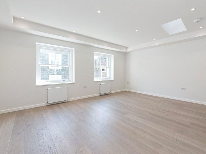 1 Bedroom Flat To Rent In Fouberts Place, Soho, W1F