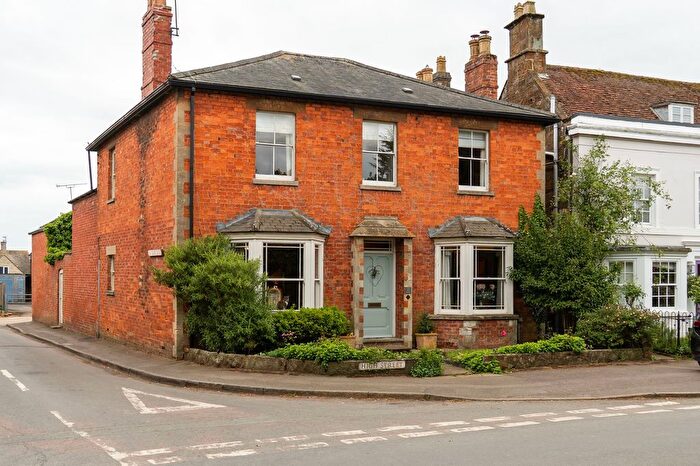 5 Bedroom Detached House For Sale In High Street, Culworth, OX17