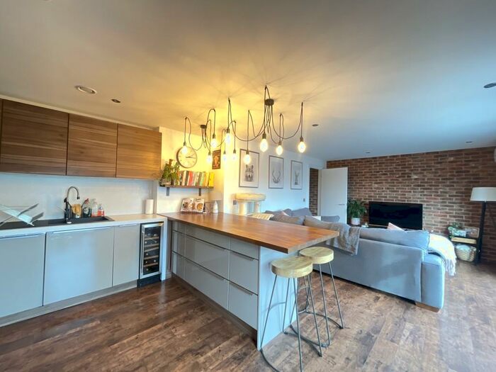 3 Bedroom Apartment To Rent In Paragon Mill, Cotton Street, M4