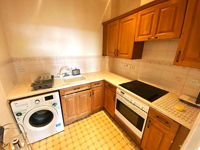 1 Bedroom Flat For Sale In High Street, Hounslow, TW3