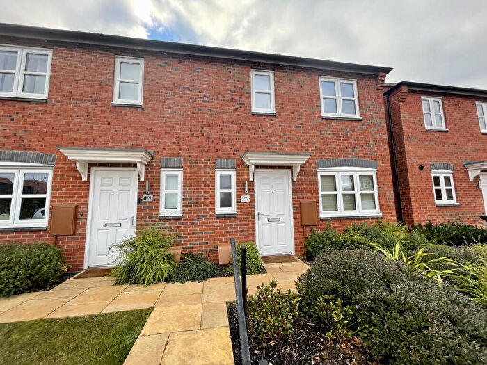 3 Bedroom Town House To Rent In Buzzard Lane, Chellaston, DE73