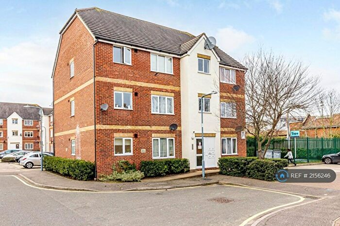 2 Bedroom Flat To Rent In Fenman Gardens, Goodmayes, IG3