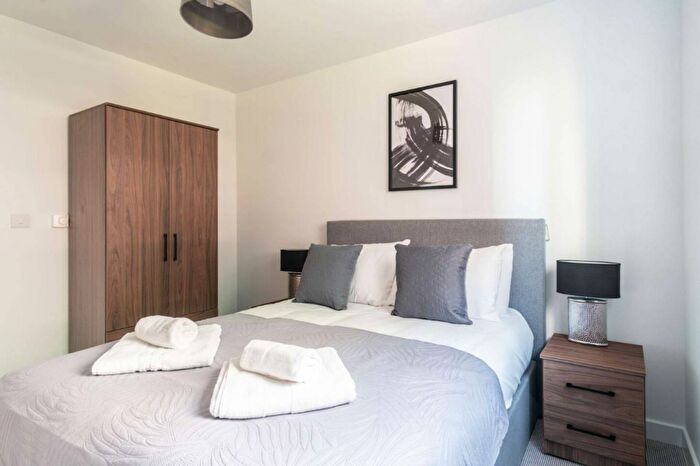 2 Bedroom Flat To Rent In Potato Wharf, Goodwin Building, M3