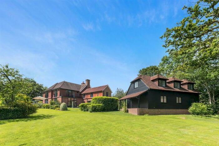 4 Bedroom Detached House For Sale In Shoreham Road, Henfield, BN5