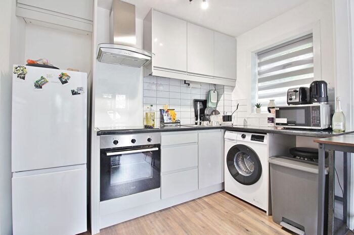 1 Bedroom End Of Terrace House To Rent In Heather Close, Isleworth, TW7