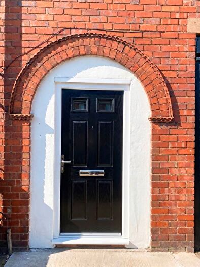 2 Bedroom Flat To Rent In Ettingshall Road, Bilston, WV14