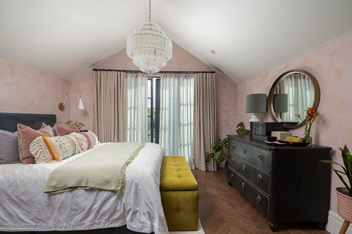 2 Bedroom Terraced House For Sale In Church Lane, Cliftonwood, BS8