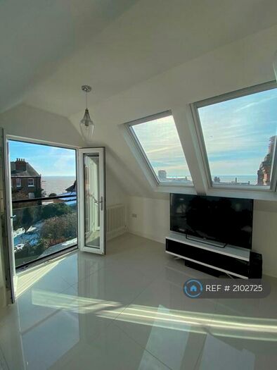 1 Bedroom Flat To Rent In Pembury Road, Westcliff-On-Sea, SS0
