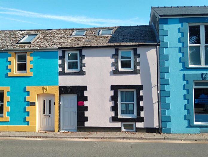 3 Bedroom Terraced House For Sale In Greenhill Road, Tenby, SA70