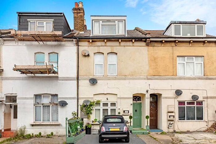 1 Bedroom Flat To Rent In St James Road, London, CR0