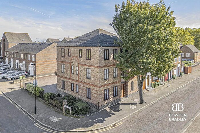 1 Bedroom Flat For Sale In Kingfisher Street, Beckton, E6