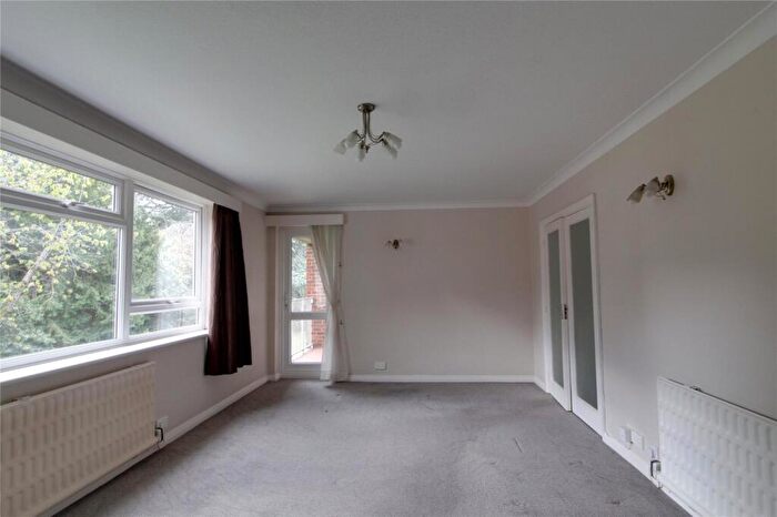2 Bedroom Apartment For Sale In Village Road, Enfield, Middlesex, EN1