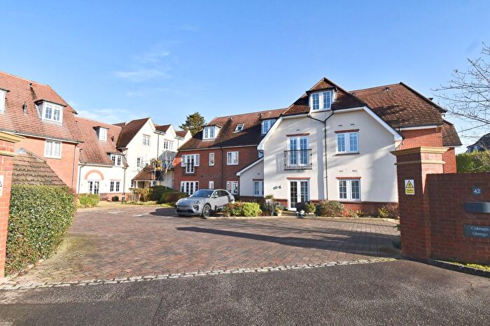 2 Bedroom Flat For Sale In Between Streets, Cobham, KT11