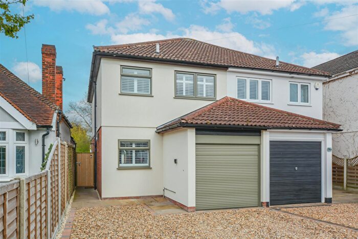 3 Bedroom Semi-Detached House For Sale In Warescot Road, Brentwood, CM15