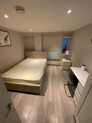 Studio To Rent In Finchley Road, London, NW3