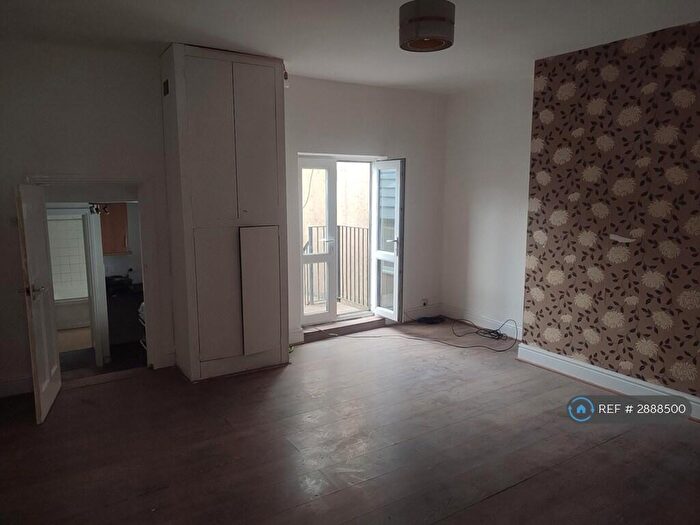 2 Bedroom Flat To Rent In Haslingden, Rossendale, BB4
