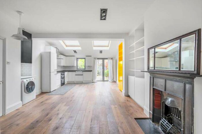 4 Bedroom Terraced House To Rent In Franklyn Road, Harlesden, NW10