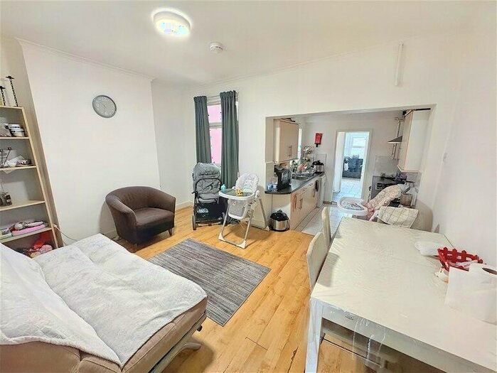 3 Bedroom House To Rent In Queens Road, Walthamstow, E17