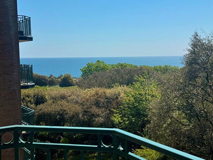3 Bedroom Apartment For Sale In Manor Road, Bournemouth, Dorset, BH1
