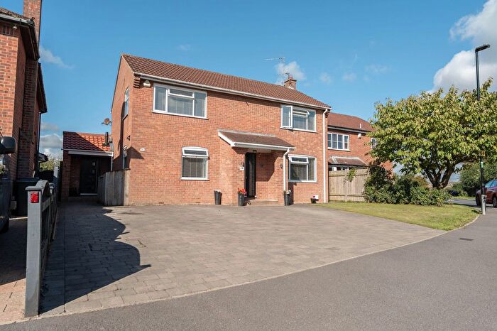 4 Bedroom Detached House For Sale In Green Dike, Wigginton, York, YO32