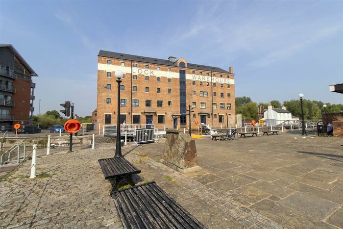 2 Bedroom Flat To Rent In Severn Road, The Docks, Gloucester GL1