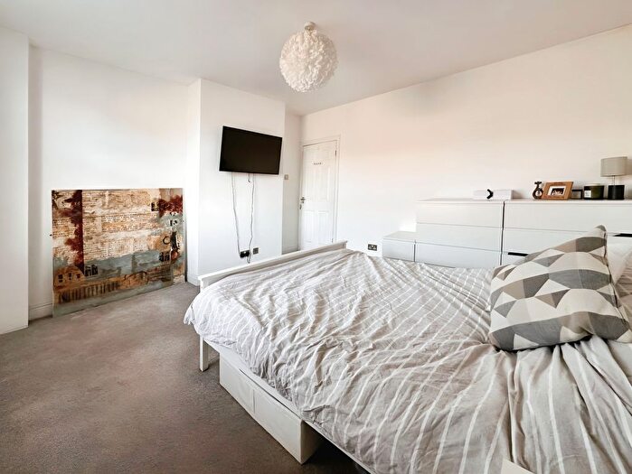3 Bedroom Terraced House For Sale In Melbourne Street, Farsley, Pudsey, LS28