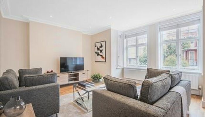 3 Bedroom Flat To Rent In Hamlet Gardens, London, W6