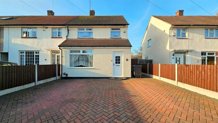 2 Bedroom Semi-Detached House To Rent In Willingale Road, Loughton, IG10