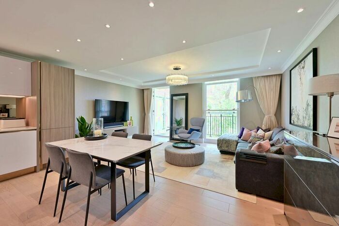 2 Bedroom Flat To Rent In Chambers Park Hill, Copse Hill, London, SW20