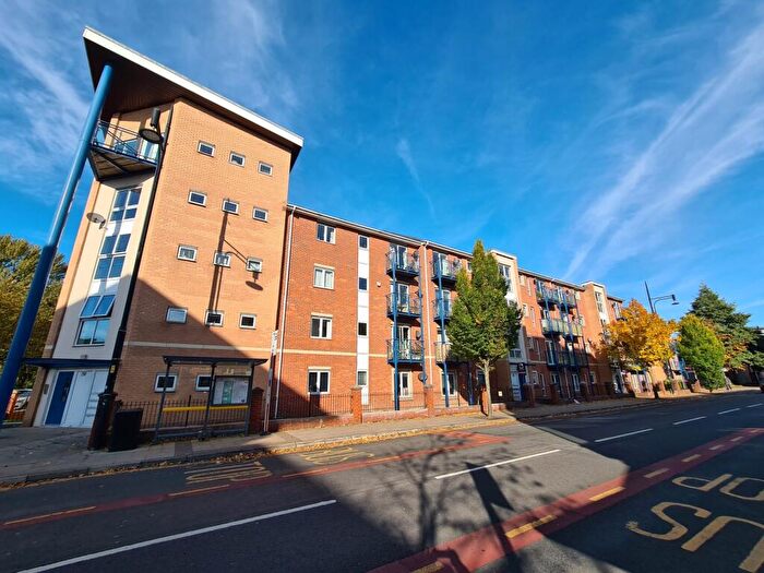 2 Bedroom Apartment To Rent In Stretford Road, Hulme, Manchester., M15