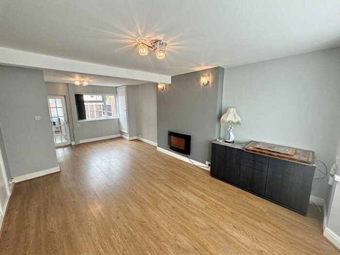 3 Bedroom House To Rent In Farndale Avenue, CV6