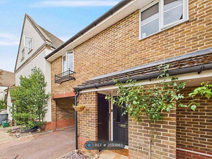 1 Bedroom Maisonette To Rent In Langridge Mews, Hampton, TW12