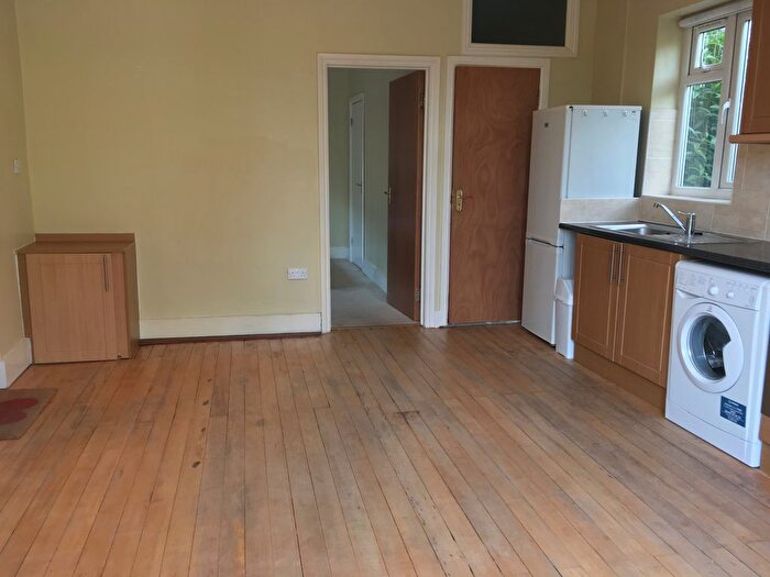 1 Bedroom Flat To Rent In Very Near Carlton Gardens Area, Ealing Broadway West Haven Green, W5