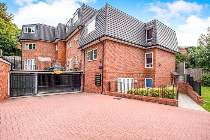 1 Bedroom Flat For Sale In Chesham, Buckinghamshire, HP5