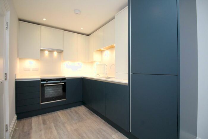 1 Bedroom Apartment To Rent In West Street, Maidenhead, Berkshire, SL6