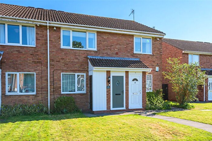 2 Bedroom Flat For Sale In Leybourne Crescent, Pendeford, Wolverhampton, West Midlands, WV9