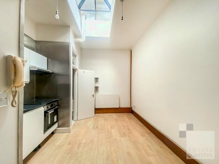 Studio To Rent In Caledonian Road, Islington, London N1