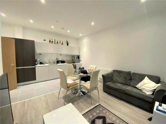 1 Bedroom Flat To Rent In Corporation Street, The Co-Operative, CV1