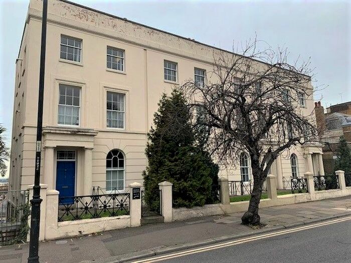 1 Bedroom Flat To Rent In New Road Avenue, Chatham ME4