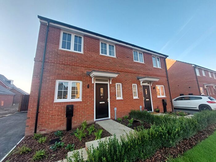 2 Bedroom Semi-Detached House To Rent In Petrel Way, Chichester, PO20