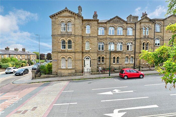 2 Bedroom Apartment For Sale In Victoria Road, Shipley, West Yorkshire, BD18
