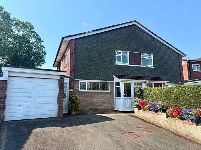 3 Bedroom Semi-Detached House For Sale In Kentchurch Close, Hereford, HR1
