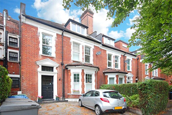 2 Bedroom Apartment For Sale In Blenheim Gardens, Willesden Green, NW2