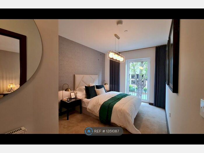 2 Bedroom Flat To Rent In Victoria Avenue, Southend On Sea, SS2