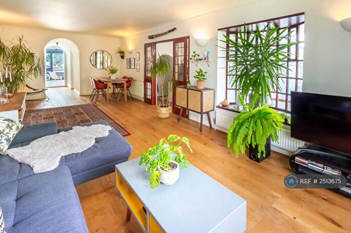 3 Bedroom Semi-Detached House To Rent In Downsview Road, London, SE19