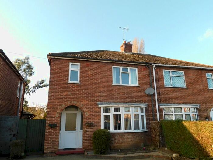 3 Bedroom Semi-Detached House To Rent In Southfields Drive, Stanground, Peterborough PE2