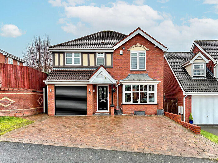 4 Bedroom Detached House For Sale In Winrush Close, Lower Gornal, DY3