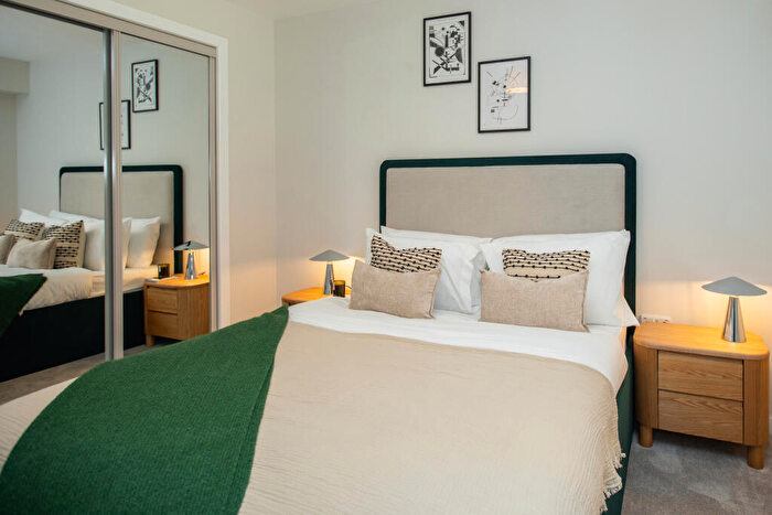 1 Bedroom Apartment To Rent In Emporium House East, Alloway Courtyard, Weldale Street, Reading, RG1